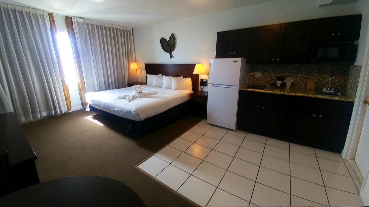 Casablanca On The Ocean East Tower Hotel Miami Beach Exterior photo